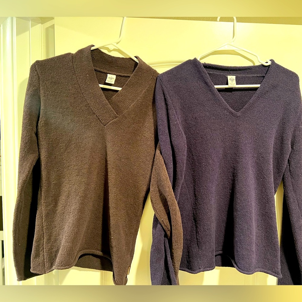Women’s Prana v-neck sweater - set of 2